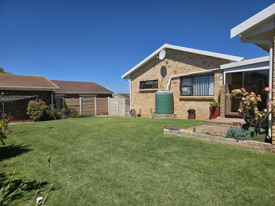 4 Bedroom Property for Sale in Noorsekloof Eastern Cape